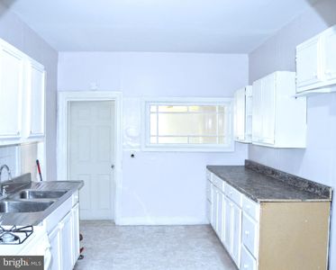 90 E State St
