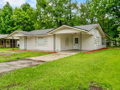 907 Wedgewood Dr