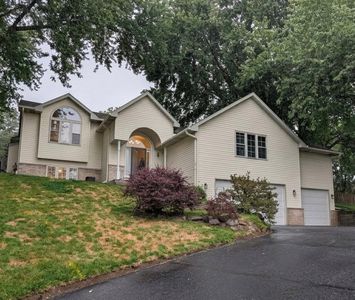 2975 Egan Ave