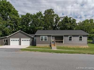 218 Lakeview Dr