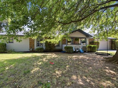 835 E Jewett Street