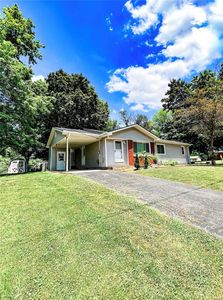 11 Carolyn St