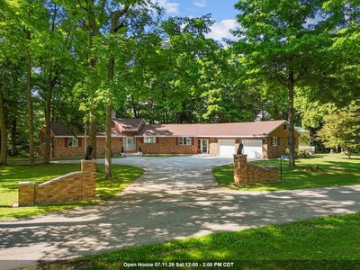 W7829 Oakcrest Dr