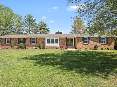 906 Country Club Dr