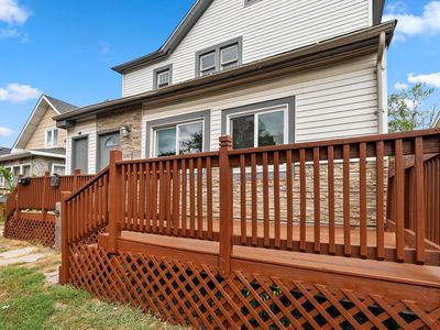 1097 Suburban Ave