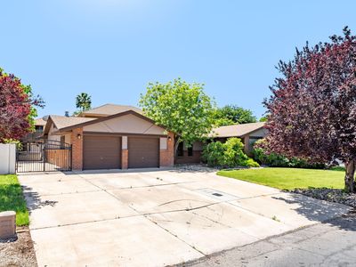 890 Larkspur Rd