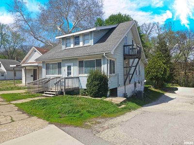 107 Roosevelt St