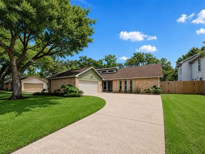 21403 Park Bluff Dr