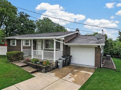 121 Biscoe Dr