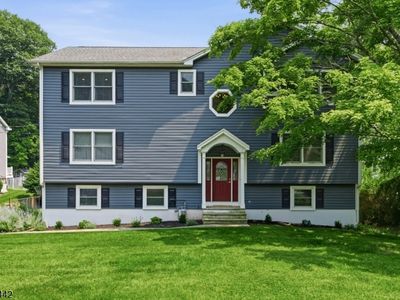 203 W Lake Shore Dr