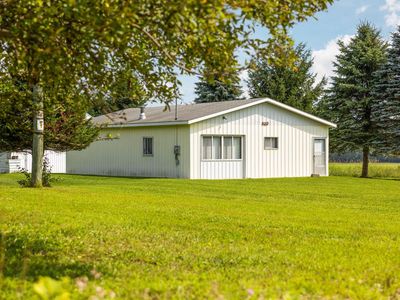 6726 S Snyder Rd SW