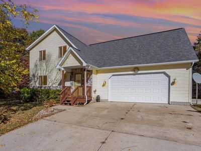 823 Valley Stream Ct