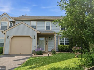 5 Locust Ln