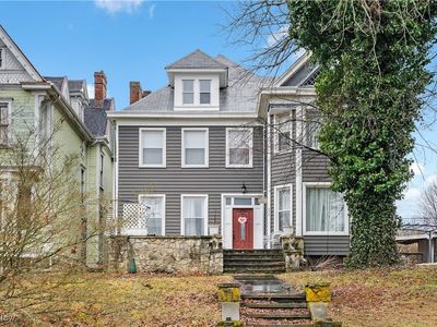 219 Pennsylvania Ave