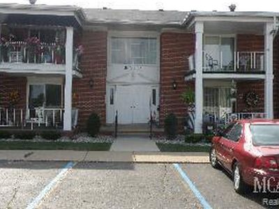 1900 Fort St APT 3
