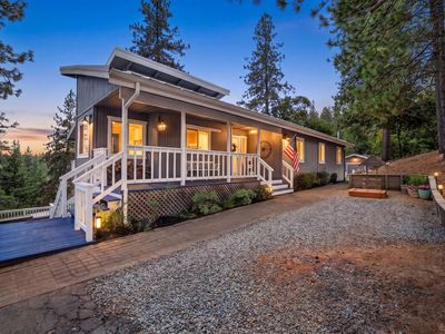 Property at 700 Sundance Pl, Applegate, CA