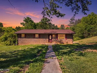 209 White Oak Ln