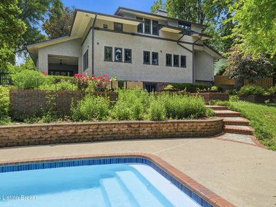 2119 Kenilworth Pl