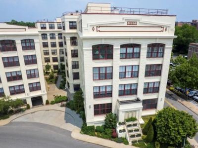 1 Scarsdale Road #204