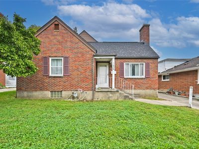 1606 Benson Dr