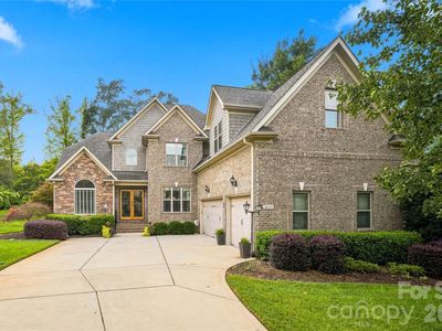 2455 Shiny Leaf Dr