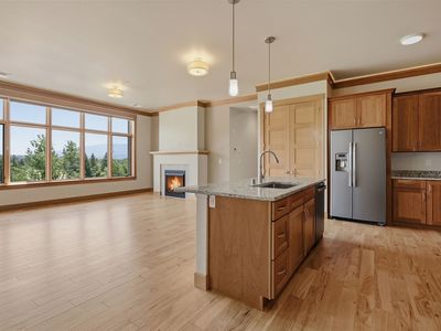 2625 Dearborn Ave Unit 406