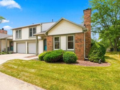 5005 Pinebrook Dr