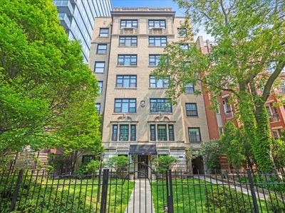 444 W Belmont Ave APT 3A