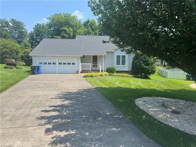 Property at 101 Thomas Drake Ct, Kernersville, NC