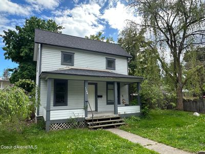 1104 E Lakeside Ave