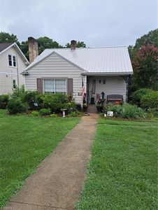 813 Carrick St