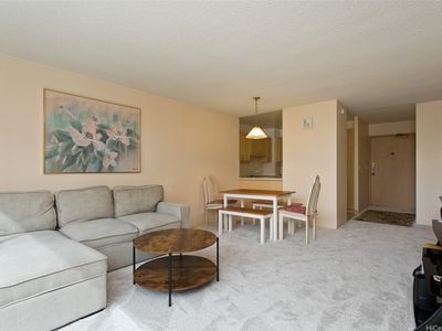430 Lewers St #1105