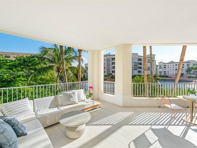 715 Crandon Blvd APT 305