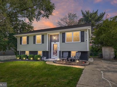 8249 Victoria Rd