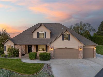 671 Clermont Dr