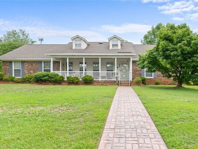 115 Riverdale N