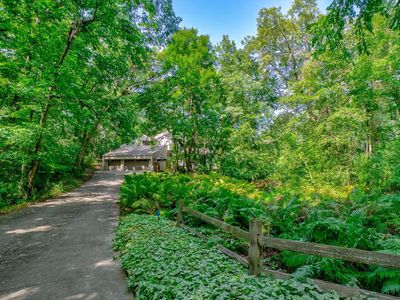 5 Crocus Ln