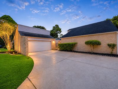 2219 Valley Manor Dr
