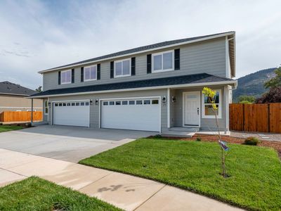 171 SE Champagne Ct