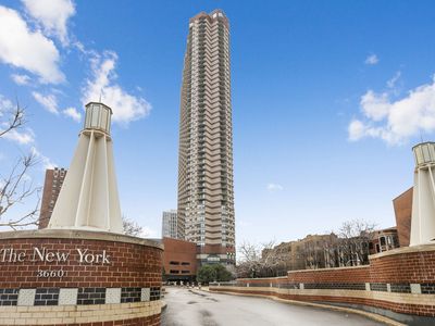 3660 N Lake Shore Dr APT 3201