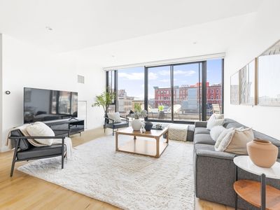 346 Congress St #703