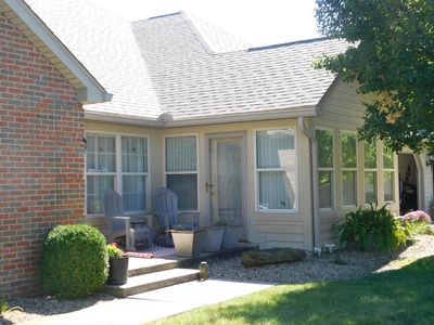 537 Edgehill Cir