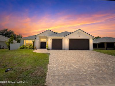 382 Eldron Blvd NE