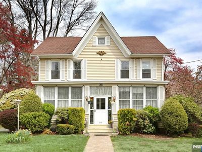 638 Ridgewood Ave