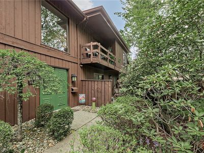 1936 Hemlock Dr