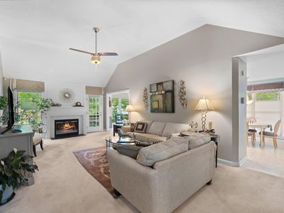 119 E Laurenbrook Ct