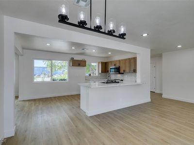 1041 E Saint Louis Ave