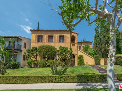 1149 S Crescent Heights Blvd
