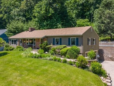 36 Leamoor Dr