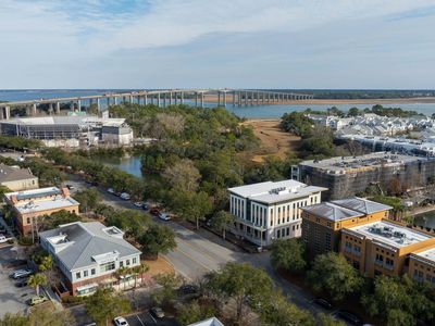 211 Seven Farms Dr #302